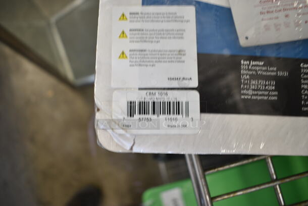 6 BRAND NEW SCRATCH AND DENT! San Jamar CBM1016 Saf-T-Grip Board-Mate 16" x 10" White Cutting Board Mat. 6 Times Your Bid!  - Image 4 of 4