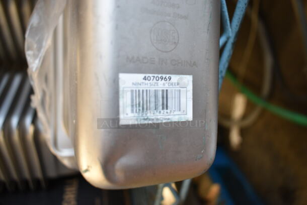 23 BRAND NEW SCRATCH AND DENT! Stainless Steel Items Including 5 4070120 Choice 1/2 Size Stainless Steel Solid Steam Table / Hotel Pan Cover, 6 4070269 Choice 1/2 Size 6" Deep Anti-Jam Stainless Steel Steam Table / Hotel Pan, 6 4070290 Choice 1/9 Size Stainless Steel Slotted Steam Table / Hotel Pan Cover, 6 4070969 Choice 1/9 Size 6" Deep Anti-Jam Stainless Steel Steam Table / Hotel Pan. 23 Times Your Bid!  - Image 12 of 12