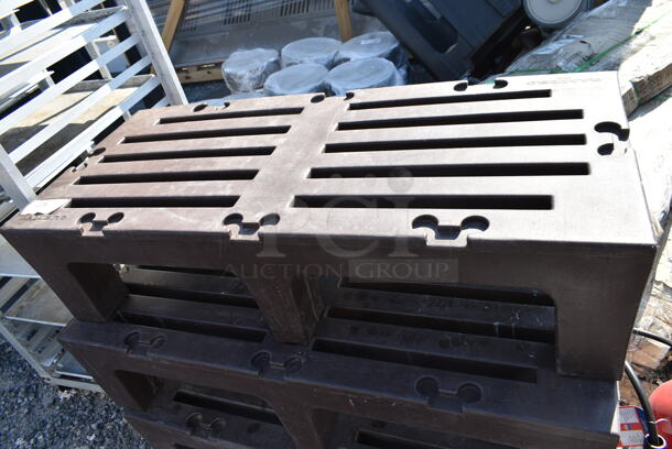 3 Cambro DR480 Brown Poly Dunnage Rack. 3 Times Your Bid!  - Image 2 of 5