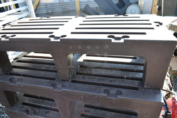 3 Cambro DR480 Brown Poly Dunnage Rack. 3 Times Your Bid!  - Image 3 of 5