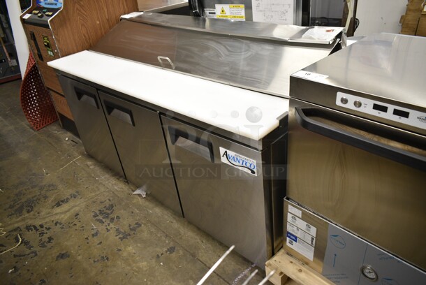 BRAND NEW SCRATCH AND DENT! 2024 Avantco 178APT71HC Stainless Steel Commercial Sandwich Salad Prep Table Bain Marie Mega Top on Commercial Casters. 115 Volts, 1 Phase. Tested and Working! - Image 3 of 12