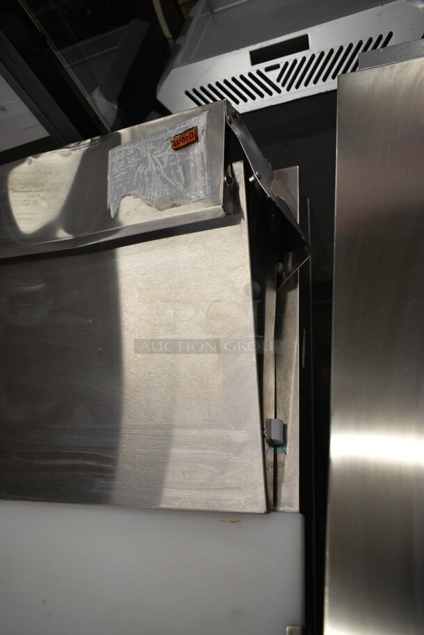 BRAND NEW SCRATCH AND DENT! 2024 Avantco 178APT71HC Stainless Steel Commercial Sandwich Salad Prep Table Bain Marie Mega Top on Commercial Casters. 115 Volts, 1 Phase. Tested and Working! - Image 4 of 12