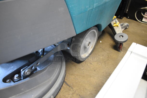 Tennant T300 Commercial Floor Cleaning Machine.  - Image 3 of 9