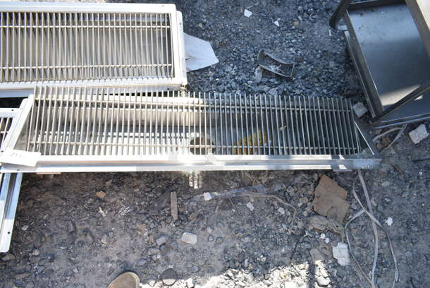 BRAND NEW SCRATCH AND DENT! Regency 600FT1248SS 12" x 48" 14-Gauge Stainless Steel Floor Trough with Grate - Image 2 of 5