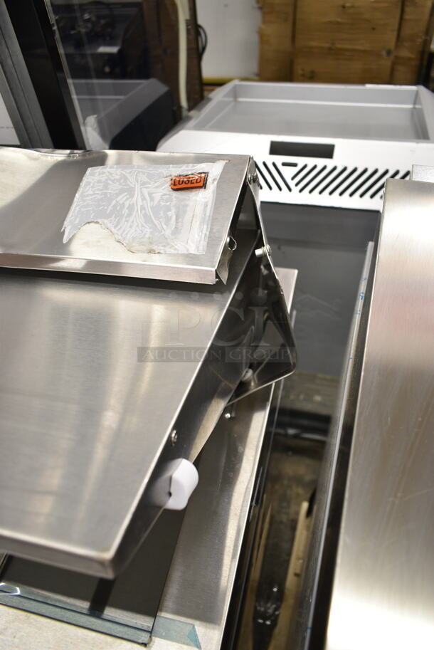 BRAND NEW SCRATCH AND DENT! 2024 Avantco 178APT71HC Stainless Steel Commercial Sandwich Salad Prep Table Bain Marie Mega Top on Commercial Casters. 115 Volts, 1 Phase. Tested and Working! - Image 8 of 12
