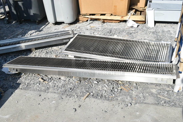 BRAND NEW SCRATCH AND DENT! Regency 600FT1272SS 12" x 72" 14-Gauge Stainless Steel Floor Trough with Grate - Image 2 of 5