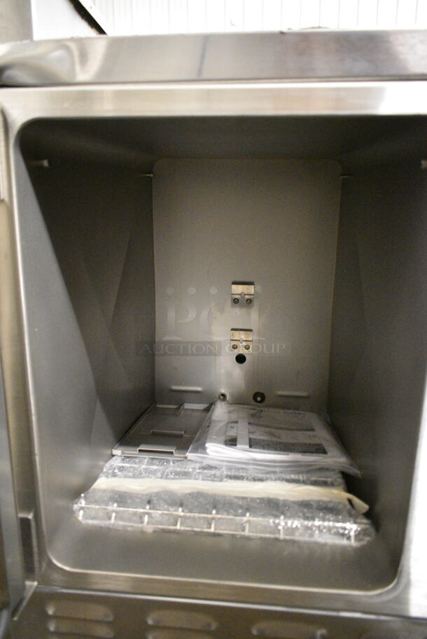 BRAND NEW SCRATCH AND DENT! Vulcan C24EO5AF Stainless Steel Commercial Countertop Electric Powered Single Deck Steam Cabinet. 240 Volts, 3/1 Phase. - Image 8 of 11