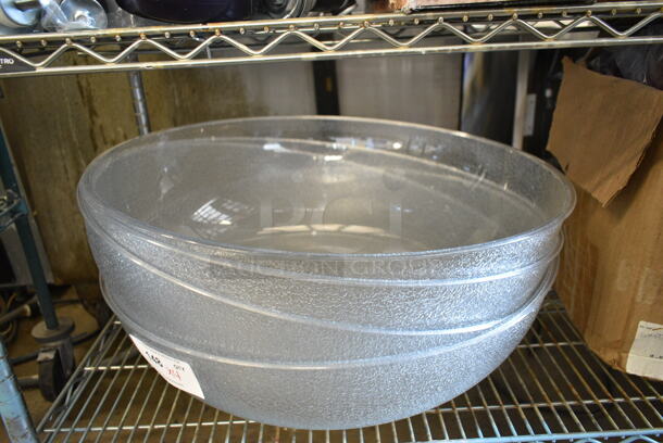 BRAND NEW SCRATCH AND DENT! Lot of 4 Cambro PSB23 40.7 Qt. Pebbled Serving/Salad Bowl - Image 2 of 5