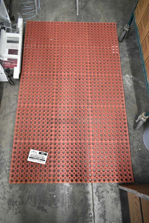 ALL ONE MONEY! Lot of Choice 844CUREDSTRE Orange Anti Fatigue Floor Mat, 2 Racks, 3 Clear Poly Center Hinge Lids.  - Image 7 of 8