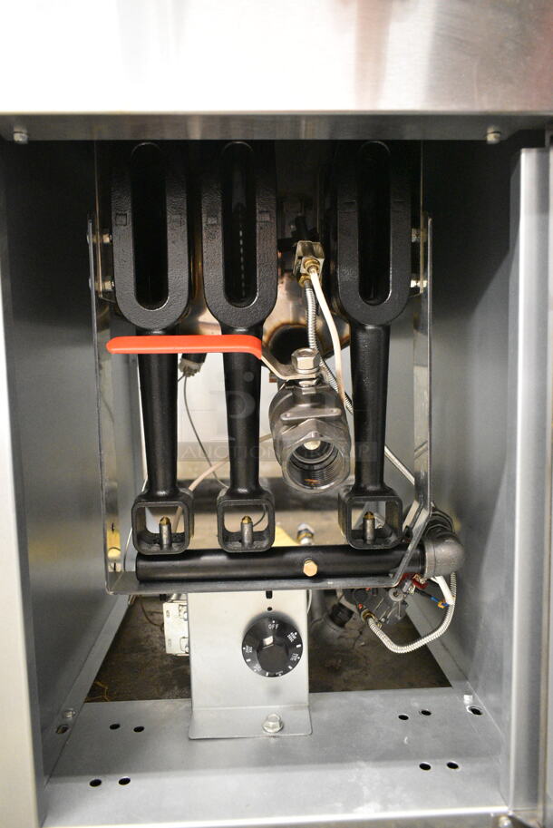 BRAND NEW SCRATCH AND DENT! 2023 Avantco 177FF40L Stainless Steel Commercial Floor Style Liquid Propane 40 lb. Stainless Steel Deep Fat Fryer w/ 2 Metal Fry Baskets and Commercial Casters. 90,000 BTU - Image 8 of 10
