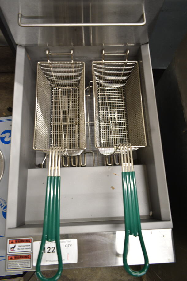 BRAND NEW SCRATCH AND DENT! 2024 Avantco 177EF40C Stainless Steel Commercial Floor Style 40 lb. Electric Powered Deep Fat Fryer w/ 2 Metal Fry Baskets. 208 Volts, 3 Phase.  - Image 5 of 8