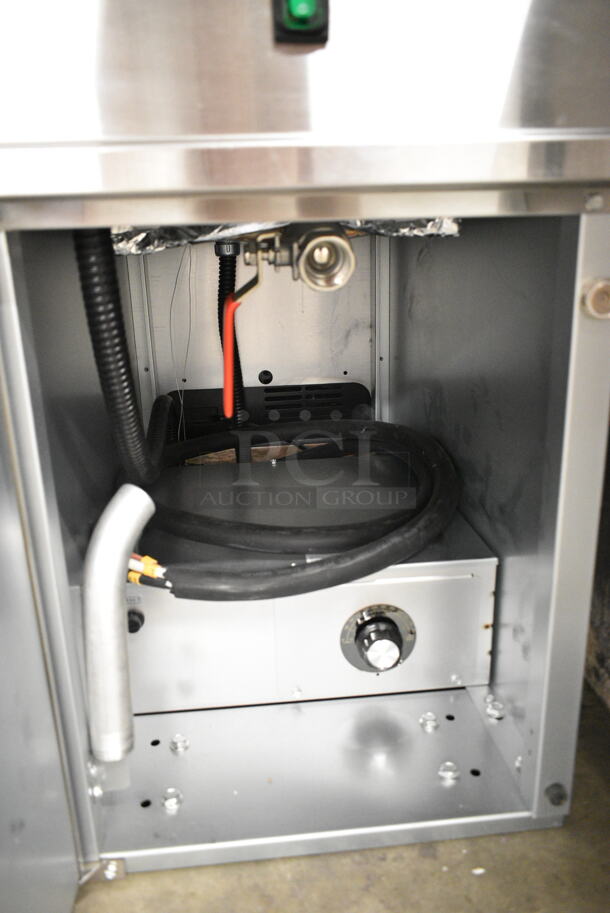BRAND NEW SCRATCH AND DENT! 2024 Avantco 177EF40C Stainless Steel Commercial Floor Style 40 lb. Electric Powered Deep Fat Fryer w/ 2 Metal Fry Baskets. 208 Volts, 3 Phase.  - Image 7 of 8