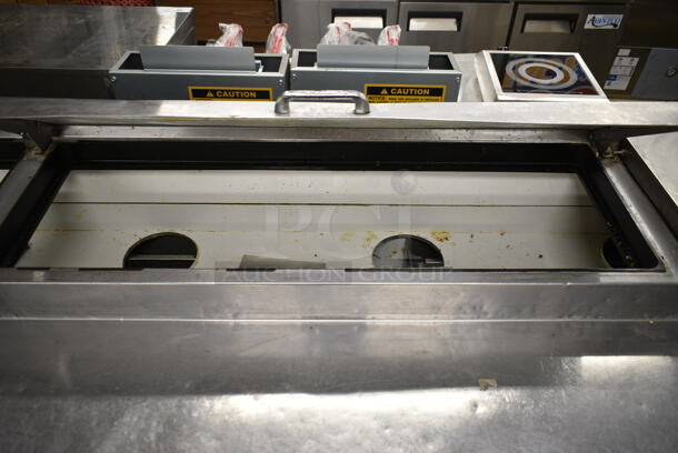 True TPP-93D-6 Stainless Steel Commercial Pizza Prep Table w/ 6 Drawers on Commercial Casters. 115 Volts, 1 Phase. Tested and Working! - Image 4 of 12