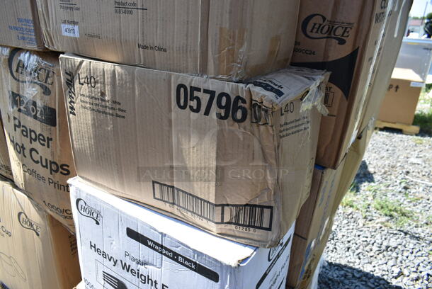 PALLET LOT of 41 BRAND NEW Boxes Including 2 Box 760SOUP8KPA Choice 8 oz. Kraft Poly-Coated Paper Food Cup with Vented Paper Lid - 250/Case, 50012C Choice 12 oz. Coffee Print Poly Paper Hot Cup - 1000/Case, 130WHSPOONH Choice White Heavy Weight Plastic Teaspoon - 1000/Case, 500CFT Lavex White C-Fold Standard Weight Towel - 2400/Case, 5014046XXH Lavex Pro 45 Gallon 3 Mil 40" x 46" Low Density Heavy-Duty Industrial Contractor Black Trash Bag / Can Liner - 50/Case, 130WHSPOONH Choice White Heavy Weight Plastic Teaspoon - 1000/Case, 130WBKFORKH Choice Black Heavy Weight Wrapped Plastic Fork - 1000/Case, 500LFLAT Choice Clear Flat Lid with Straw Slot - 9, 12, 16, 20, and 24 oz. - 1000/Case, 50010RIPKRPE Choice 10 oz. Double Wall Ripple Kraft Paper Hot Cup - 500/Case, 129MCR16B Choice 16 oz. Black 6 1/4" Round Microwavable Heavy Weight Container with Lid - 150/Case, 129MCS24B Choice 24 oz. Black Rectangular Microwavable Heavy Weight Container with Lid 8" x 5 1/4" x 2" - 150/Case, 50010W Choice 10 oz. White Poly Paper Hot Cup - 1000/Case, 124ASEAS12 American Metalcraft ASEAS12 12" Round Silver Hammered Aluminum Seafood Tray, 127CH16F Choice 16 oz. Clear RPET Tall Hinged Deli Container - 200/Case, 4 Box 475TCC0602 Lavex 6 9/16" x 2" Round Stainless Steel In-Counter Trash Chute. 41 Times Your Bid!  - Image 11 of 12