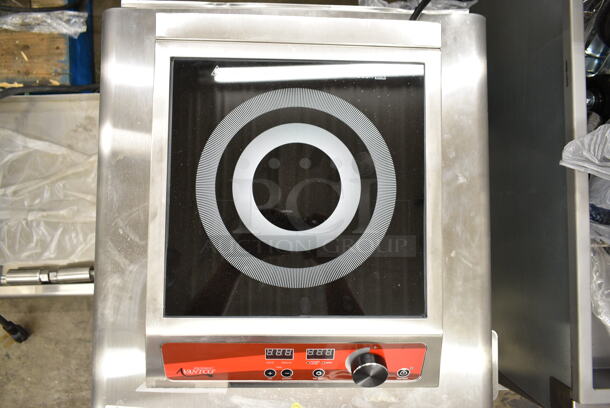 BRAND NEW SCRATCH AND DENT! Avantco 177IC1800 Stainless Steel Countertop Induction Range / Cooker. 120 Volts, 1 Phase. - Image 4 of 6