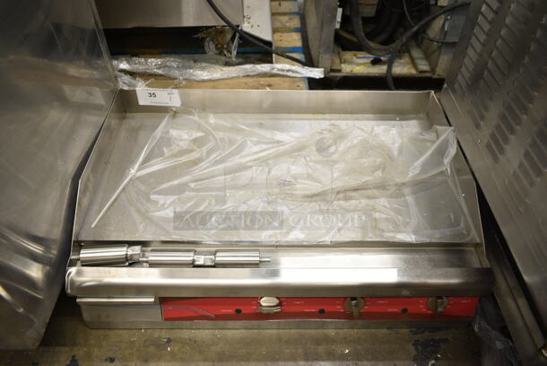 BRAND NEW SCRATCH AND DENT! Avantco 177EG30N Stainless Steel Commercial 30" Electric Countertop Griddle. 208/240 Volts, 1 Phase. - Image 3 of 7