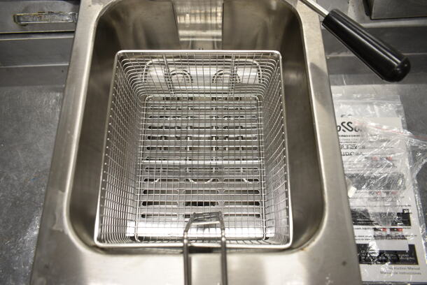 BRAND NEW SCRATCH AND DENT! 2023 Crosson EF-6V Stainless Steel Commercial Countertop Electric Powered Fryer w/ Metal Fry Basket and Lid. 120 Volts, 1 Phase. - Image 5 of 7