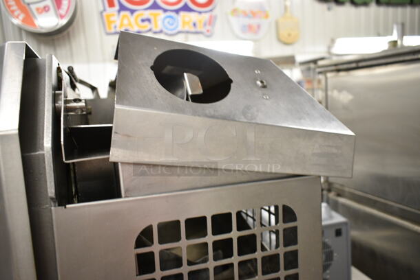 Fresh N Squeeze POS-1 Stainless Steel Commercial Floor Style Automatic Citrus Juicer on Commercial Casters. 120 Volts, 1 Phase. Tested and Working! - Image 8 of 11