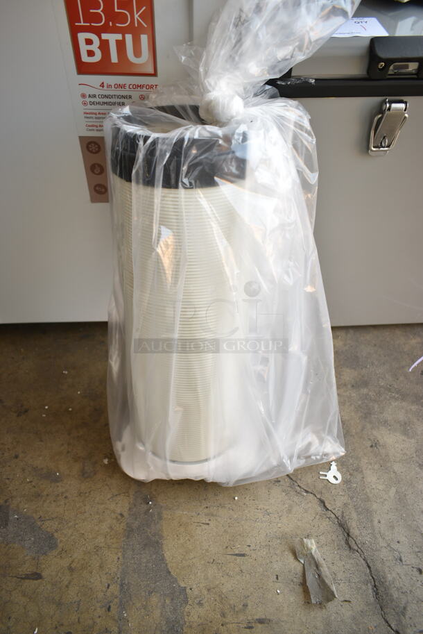 BRAND NEW SCRATCH AND DENT! Commercial Cool WPAC14RH Portable Air Conditioner and Heater. 13,500 BTU  Air Conditioning and 4,500 BTU Heating. 115 Volts, 1 Phase. Tested and Working! - Image 3 of 8