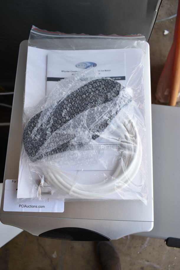 BRAND NEW SCRATCH AND DENT! Whynter IDC-221SC Countertop Direct Connection 26lb per day Ice Maker and Water Dispenser – Silver. 115 Volts, 1 Phase. Tested and Working! - Image 3 of 8