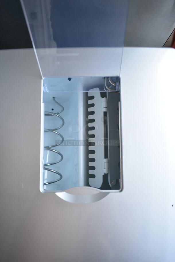 BRAND NEW SCRATCH AND DENT! Whynter IDC-221SC Countertop Direct Connection 26lb per day Ice Maker and Water Dispenser – Silver. 115 Volts, 1 Phase. Tested and Working! - Image 6 of 8