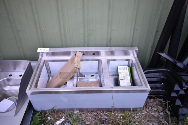 BRAND NEW SCRATCH AND DENT! Steelton 522BS3T38 3 Bowl 18 Gauge Underbar Sink - 38" x 18 3/4" - Image 2 of 9