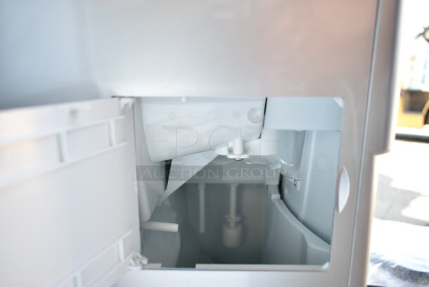 BRAND NEW SCRATCH AND DENT! Whynter IDC-221SC Countertop Direct Connection 26lb per day Ice Maker and Water Dispenser – Silver. 115 Volts, 1 Phase. Tested and Working! - Image 7 of 8