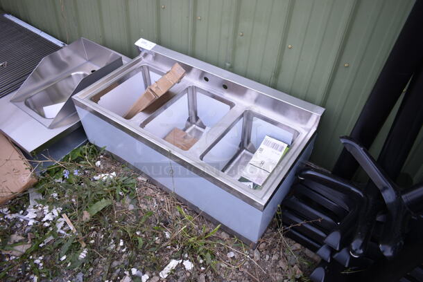 BRAND NEW SCRATCH AND DENT! Steelton 522BS3T38 3 Bowl 18 Gauge Underbar Sink - 38" x 18 3/4" - Image 3 of 9
