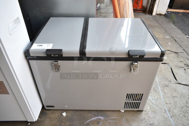 BRAND NEW SCRATCH AND DENT! Whynter FM-62DZ 62 Quart Dual Zone Portable Refrigerator and Deep Freezer Chest, AC 110V/ DC 12V, Real Freezer for Car, Home, and RV, -8°F to 50°F Temperature Range. 115 Volts, 1 Phase. Tested and Working! - Image 2 of 8