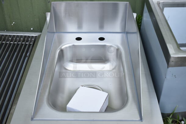 BRAND NEW SCRATCH AND DENT! Regency 600TBSDM1830 30" x 18" 18 Gauge Type 304 Stainless Steel Filler Table with Drop-In Sink - Image 5 of 7