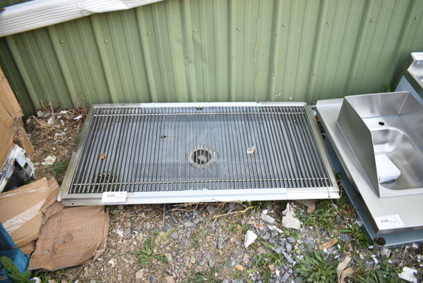 BRAND NEW SCRATCH AND DENT! Regency 600FT2448SS 24" x 48" 14-Gauge Stainless Steel Floor Trough with Grate - Image 2 of 6