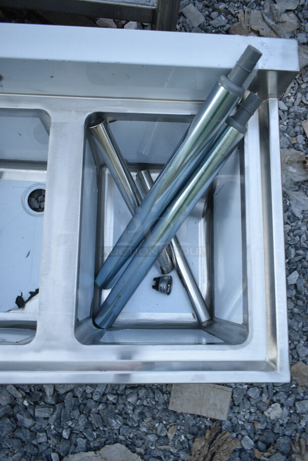 BRAND NEW SCRATCH AND DENT! Steelton 522BS3T38 3 Bowl 18 Gauge Underbar Sink - 38" x 18 3/4" - Image 3 of 6