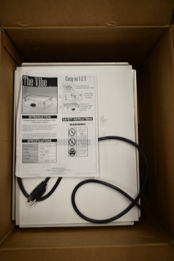 BRAND NEW SCRATCH AND DENT! ChocoVision C116VIBE110V Vibe Vibrating Table. 110 Volts, 1 Phase. Tested and Working!  - Image 5 of 9