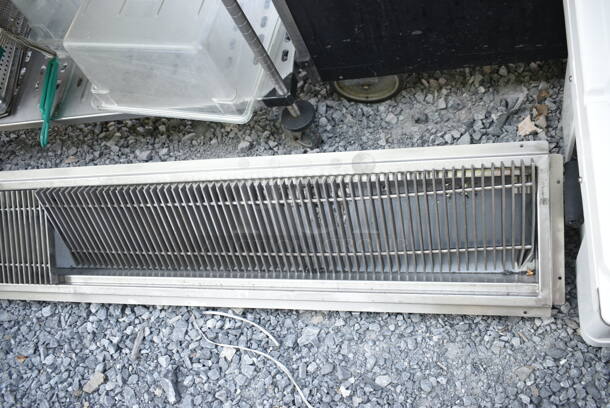 BRAND NEW SCRATCH AND DENT! Regency 600FT1296SS 12" x 96" 14-Gauge Stainless Steel Floor Trough with Grate - Image 3 of 5