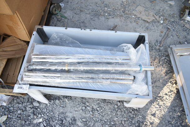 BRAND NEW SCRATCH AND DENT! Stainless Steel Pet Bathtub - Image 3 of 10