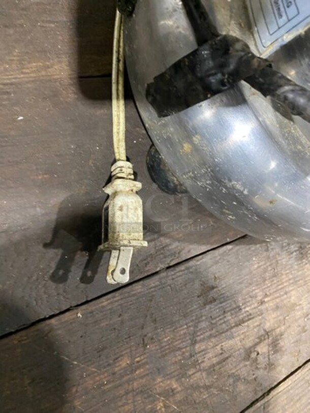 Commercial Countertop Electric Powered Juicer! All Stainless Steel! Model: WFA3000 110V - Image 6 of 6