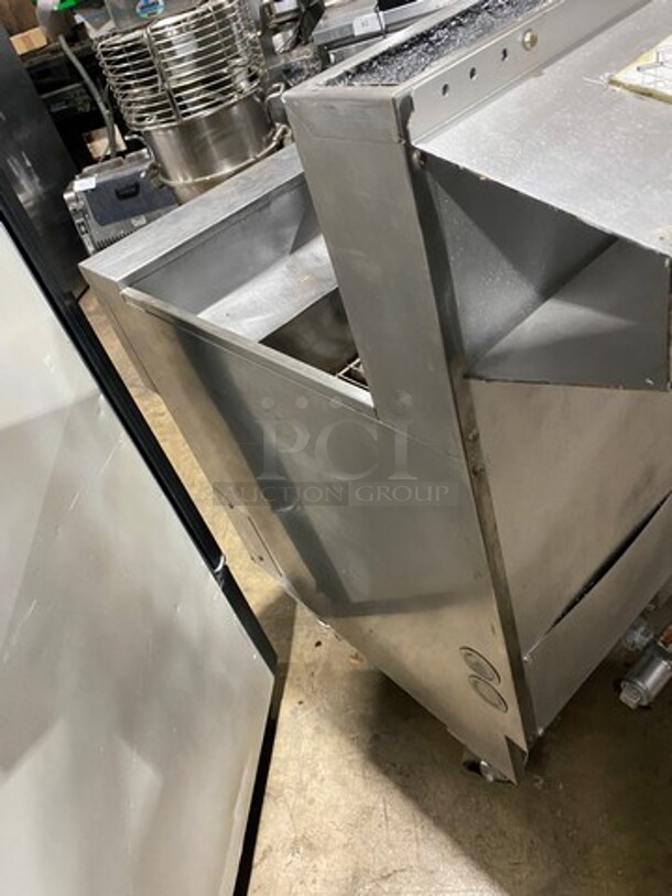 FAB! Pitco Frialator Commercial Natural Gas Powered 4 Bay Deep Fat Fryer! With Middle Fryer Basket Rack! All Stainless Steel! On Casters! Model: SGH50 SN: G10DA010387 - Image 4 of 12