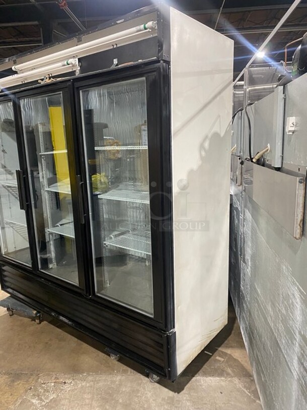 True Commercial 3 Door Reach In Freezer Merchandiser! With View Through Doors! With Poly Coated Racks! Model: GDM72F SN: 14613956 115/208/230V 60HZ 1 Phase - Image 2 of 8
