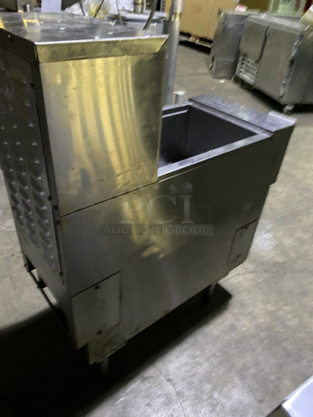 Pitco Commercial Electric Powered Crisp-N-Hold/Fry Warmer Dumping Station! With Backsplash! All Stainless Steel! On Legs! Model: PCF14 SN: E17LB077231 120V 60HZ 1 Phase - Image 4 of 9