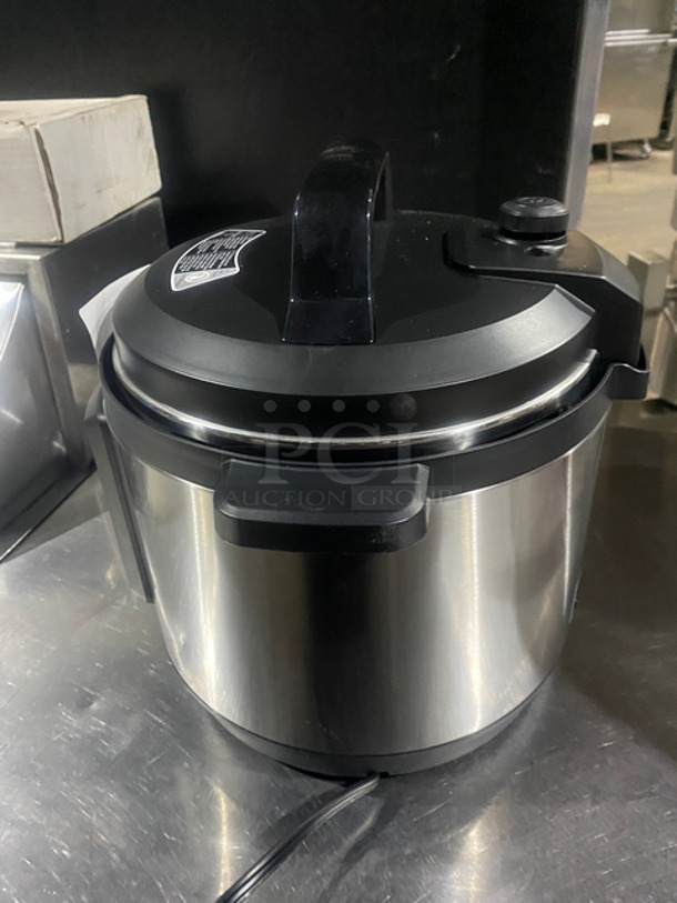 Insignia Countertop Multi-Function Pressure Cooker! Holds Up To 8 Quarts! Model: NSMC80SS9 120V 60HZ - Image 2 of 8
