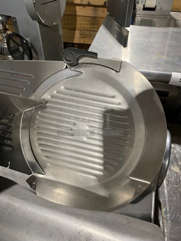 Hobart Commercial Countertop Deli/ Meat Slicer! All Stainless Steel! Model: 1612E SN: 561001514 115V 60HZ 1 Phase - Image 5 of 8
