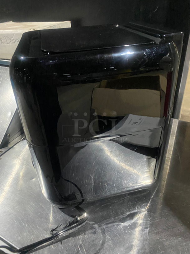 Insignia Countertop 10 Quart Digital Air Fryer! Model: NSAFO6DBK1 120V 60HZ - Image 4 of 8