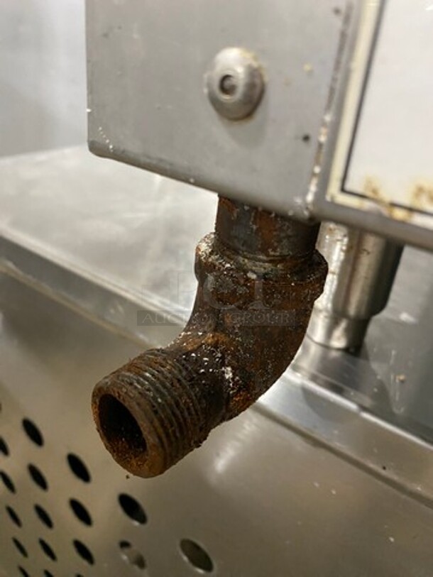 Woodstone Commercial Countertop Natural Gas Powered Flat Griddle! With Split Top! With Back & Side Splashes! All Stainless Steel! On Legs! Model: WSPL8364CT00NG SN: GP1826JUN1501852 - Image 9 of 10