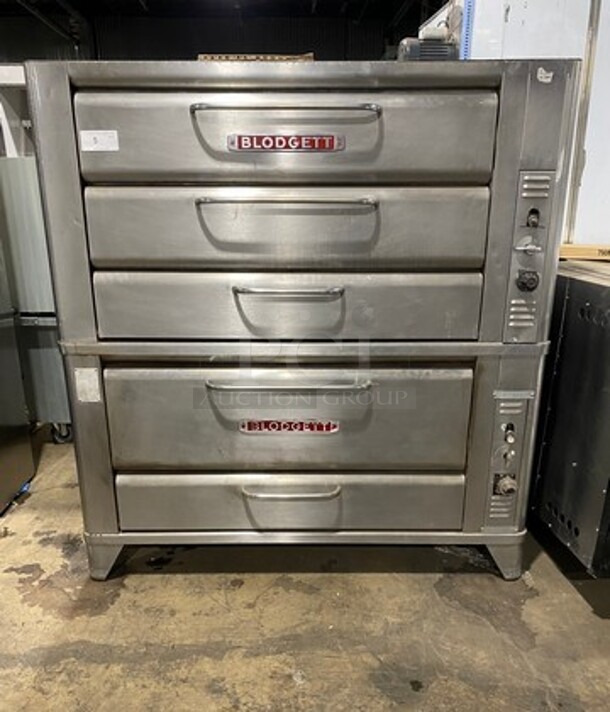 Blodgett Commercial Natural Gas Powered Double Deck Baking/ Pizza Oven! All Stainless Steel! On Legs! 2x Your Bid Makes One Unit! Model: 951 SN: 35995N
