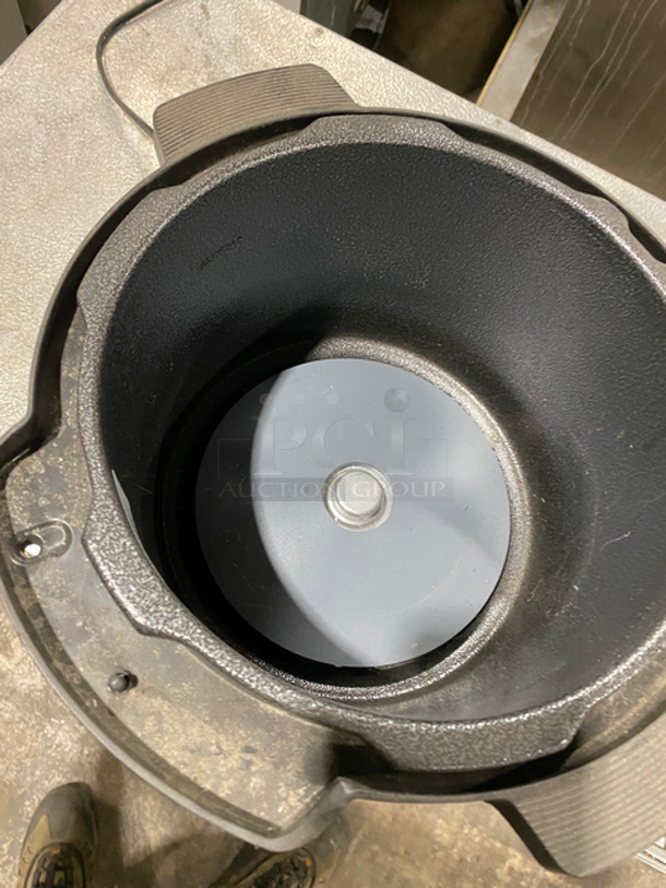 Insignia Countertop Multi Use Pressure Cooker! All Stainless Steel! Model: NSMC60SS8 120V 60HZ - Image 4 of 8
