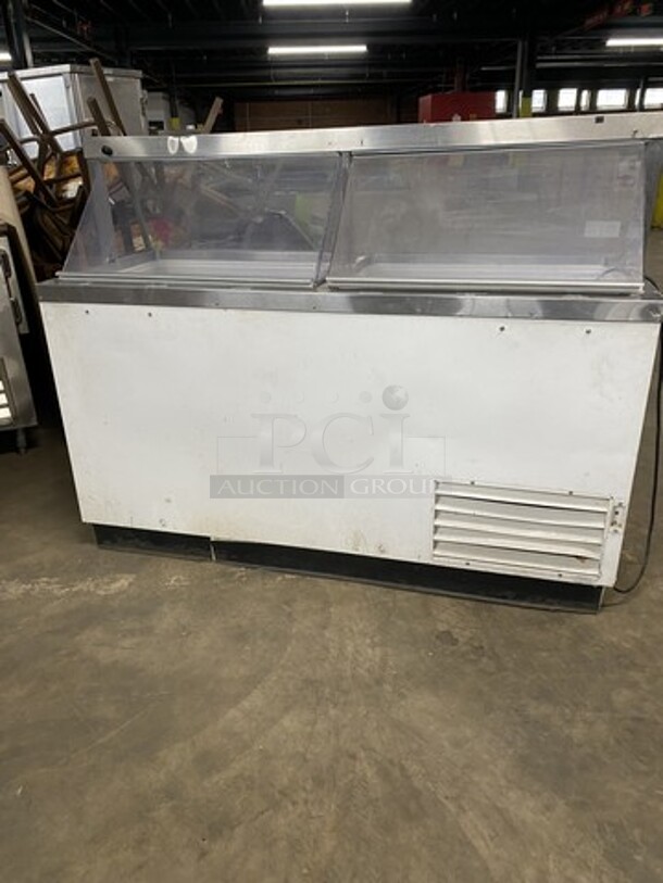 True Commercial Ice Cream Dipping Cabinet Merchandiser! With Sneeze Guard! With Flip Access Doors! Model: TDC-67 SN: 7429011 115V 60HZ 1 Phase - Image 3 of 7