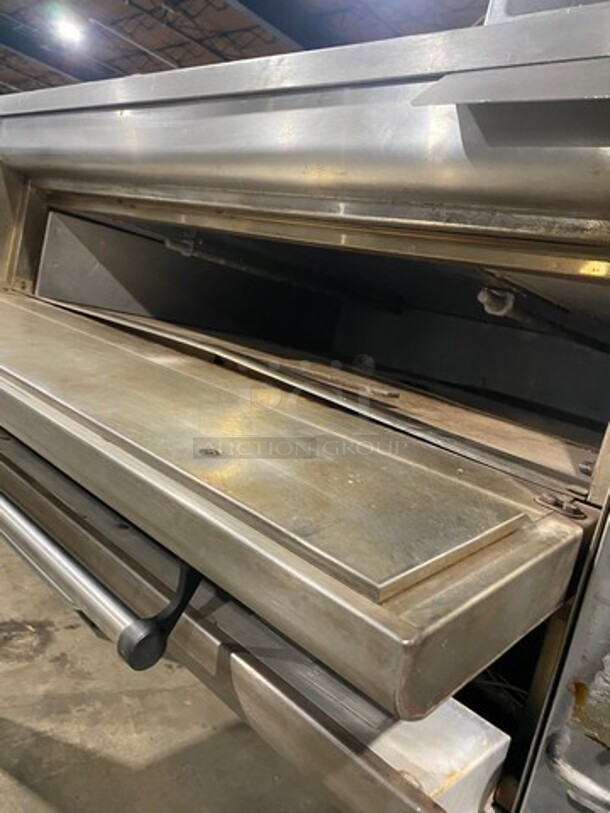WOW! Blodgett Electric Powered Single Deck Pizza/Baking Oven! All Stainless Steel! On Legs! Model: 1048DD/AA-S SN: 112296QC092A 120V 60HZ 1 Phase - Image 4 of 10