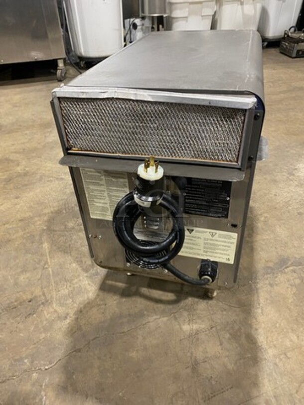 LATE MODEL! 2017 Turbo Chef Commercial Countertop Rapid Cook Oven! On Small Legs! Model: NGO SN: NGOD30390 208/240V 60HZ 1 Phase - Image 3 of 8