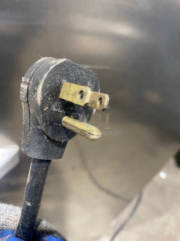 Victory Commercial Single Door Refrigerated Dough Retarder! Can Fit Roll In Rack! All Stainless Steel! On Legs! RACK NOT INCLUDED! Model: RS1DS7EW SN: B0381930 115V 60HZ 1 Phase00 - Image 9 of 9