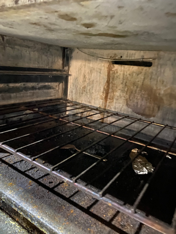Vulcan Commercial Natural Gas Powered 6 Burner Stove! With Full Size Oven Underneath! Metal Oven Rack! With Raised Back Splash And Salamander Shelf! All Stainless Steel! - Image 8 of 10